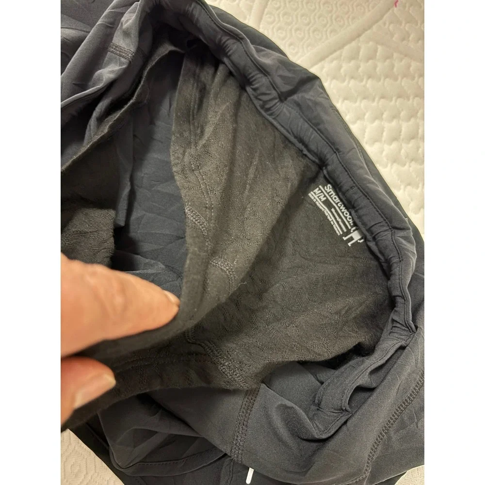 Women's Smartwool Black Active Lined Short Shorts size Medium Athleisure